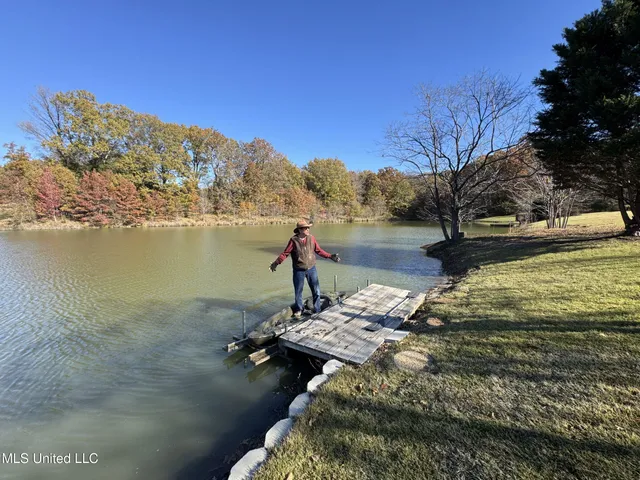 $435,000 | 114 Sherwood Cove, Batesville, MS 38606