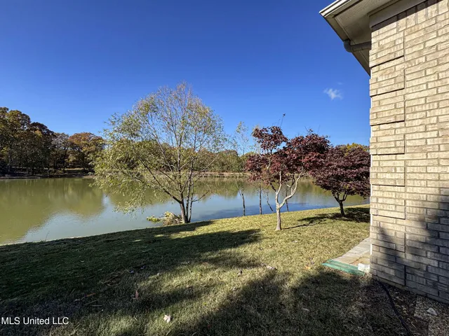 $435,000 | 114 Sherwood Cove, Batesville, MS 38606