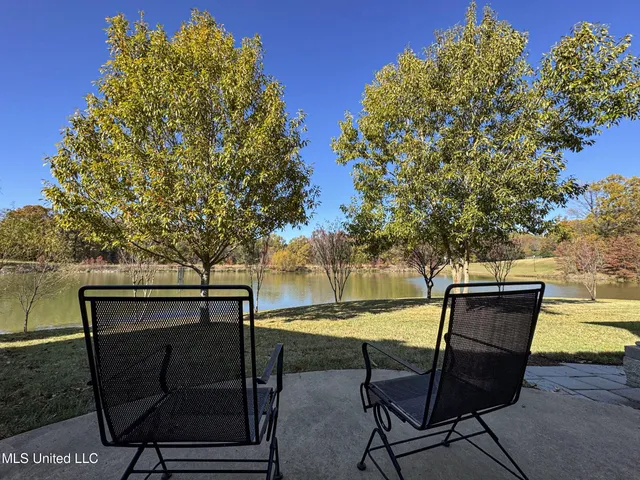 $435,000 | 114 Sherwood Cove, Batesville, MS 38606