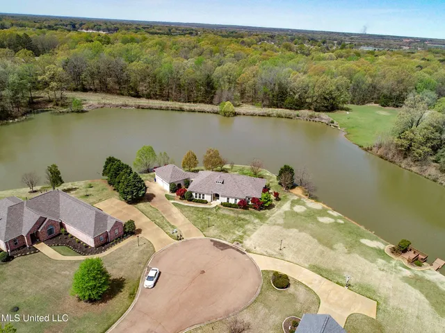 $435,000 | 114 Sherwood Cove, Batesville, MS 38606