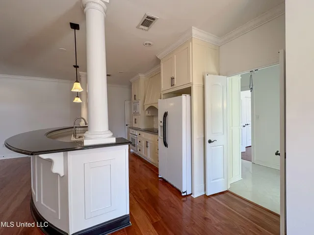 $435,000 | 114 Sherwood Cove, Batesville, MS 38606