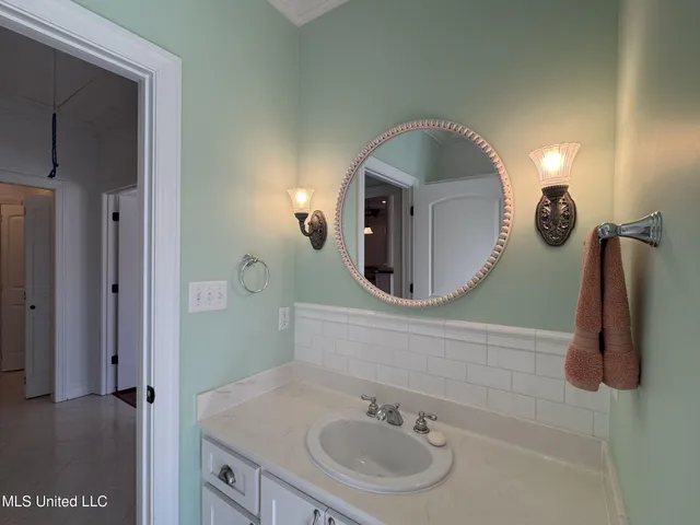 $435,000 | 114 Sherwood Cove, Batesville, MS 38606