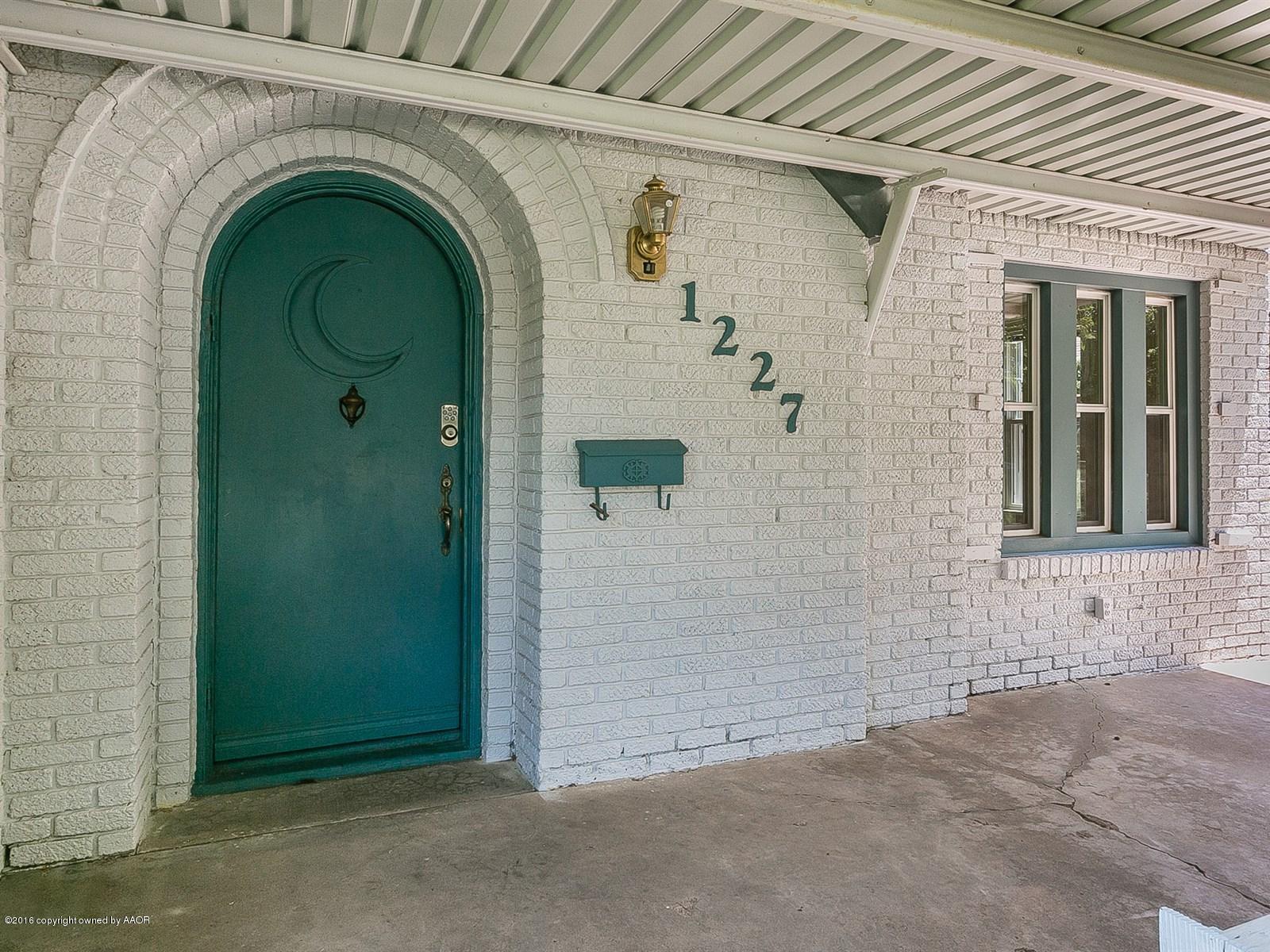 1227 South Bonham Street Amarillo, TX 79102 - Photo 4 of 25 a view of front door of house