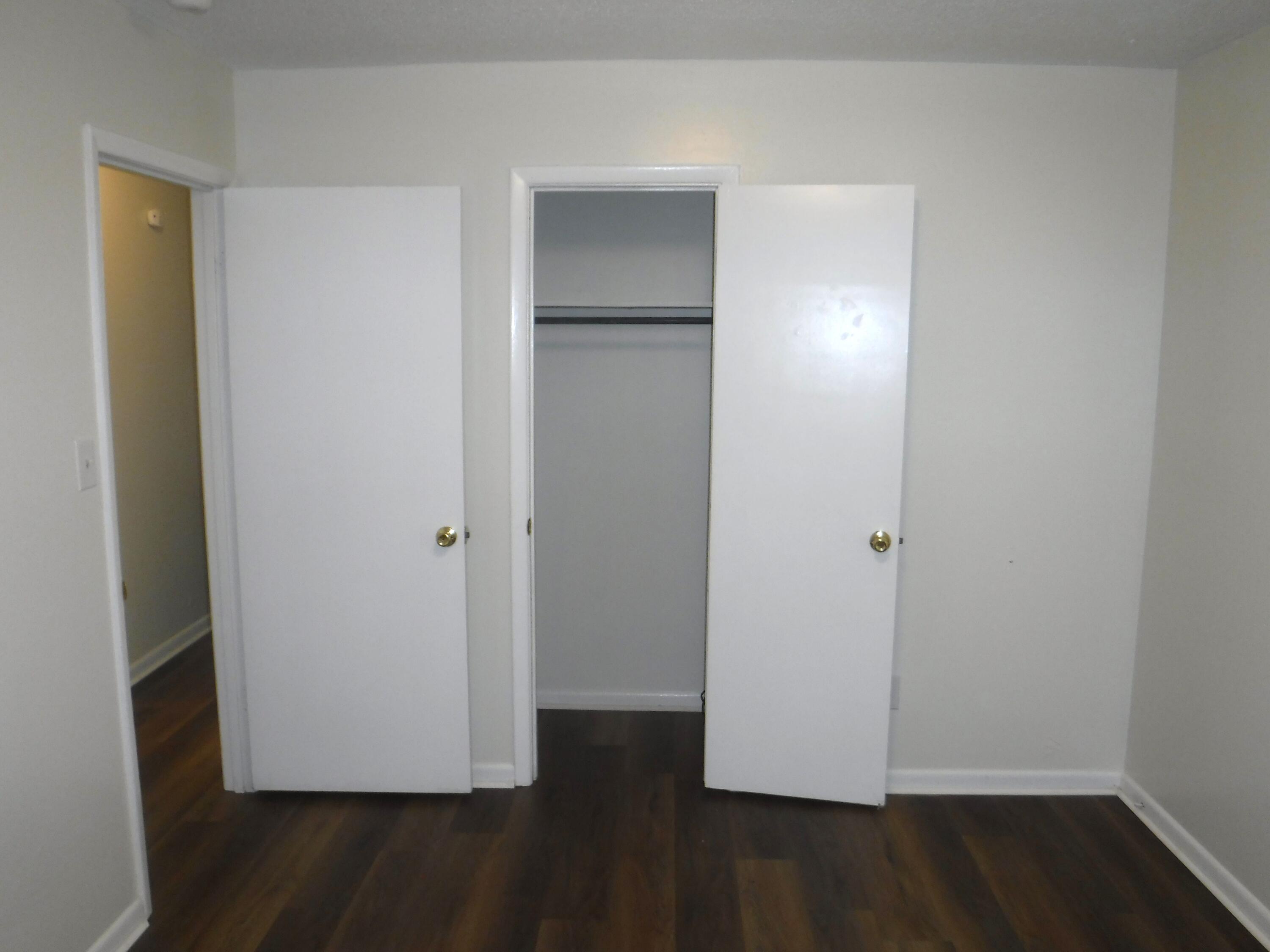 402 Parliament Road Martinez, GA 30907 - Photo 26 of 37 10x13 Bedroom #4 wih closet and door to