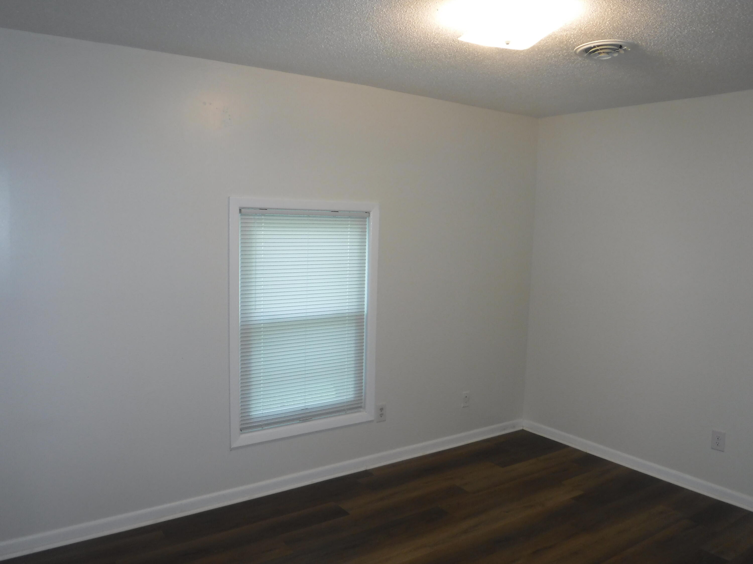 402 Parliament Road Martinez, GA 30907 - Photo 28 of 37 10x13 Bedroom #4 with window