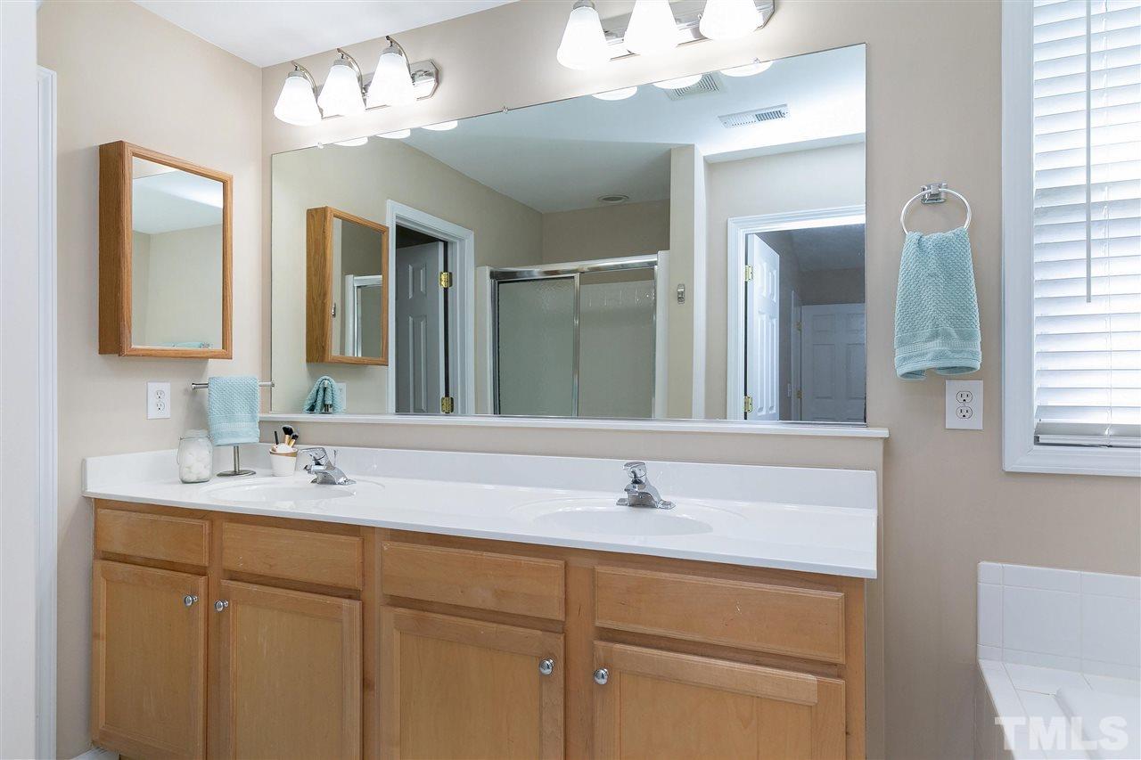 243 Inkster Cove Raleigh, NC 27603 - Photo 14 of 30