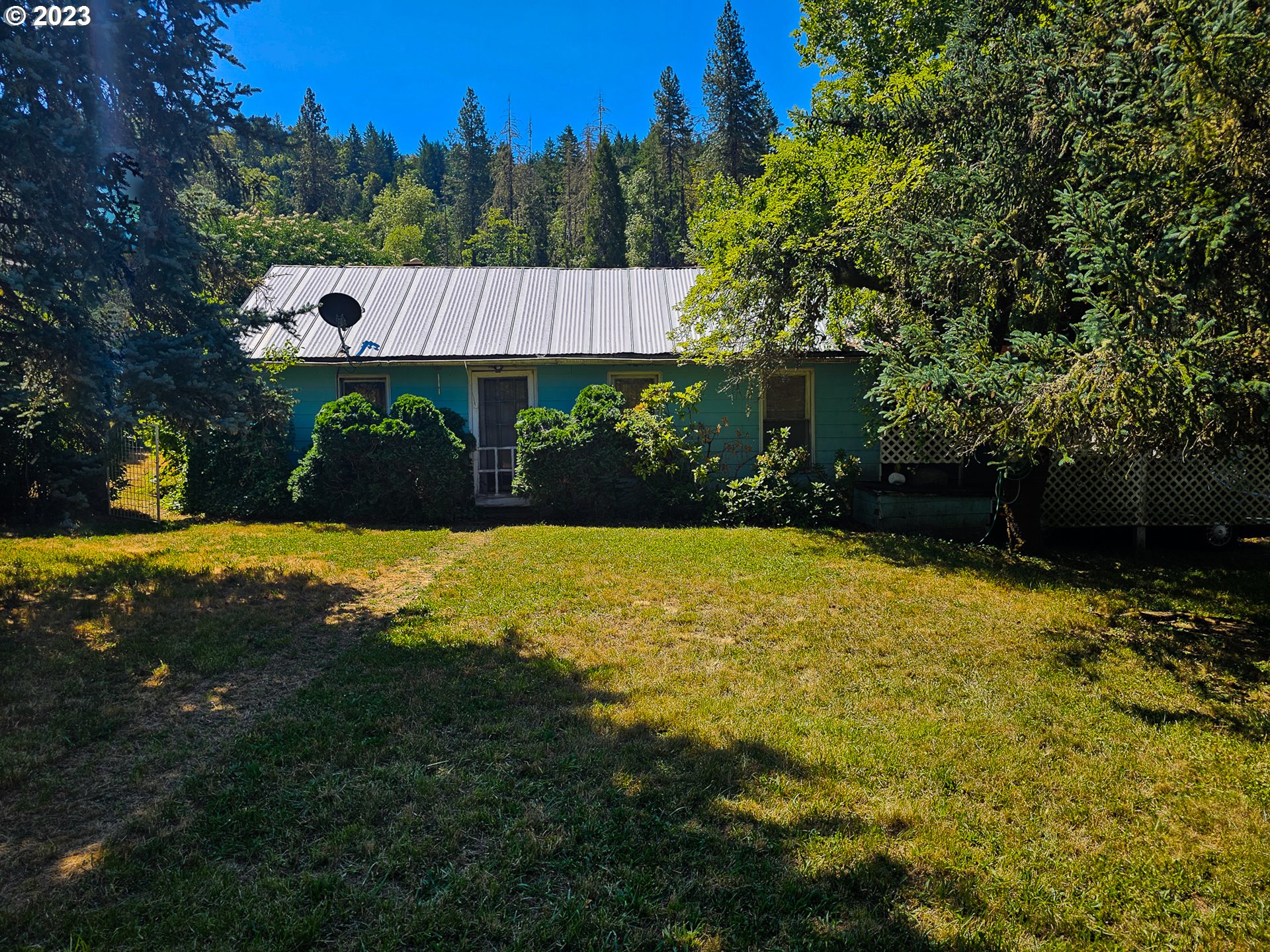 1805 Shoestring Road, Riddle, OR 97469 Compass