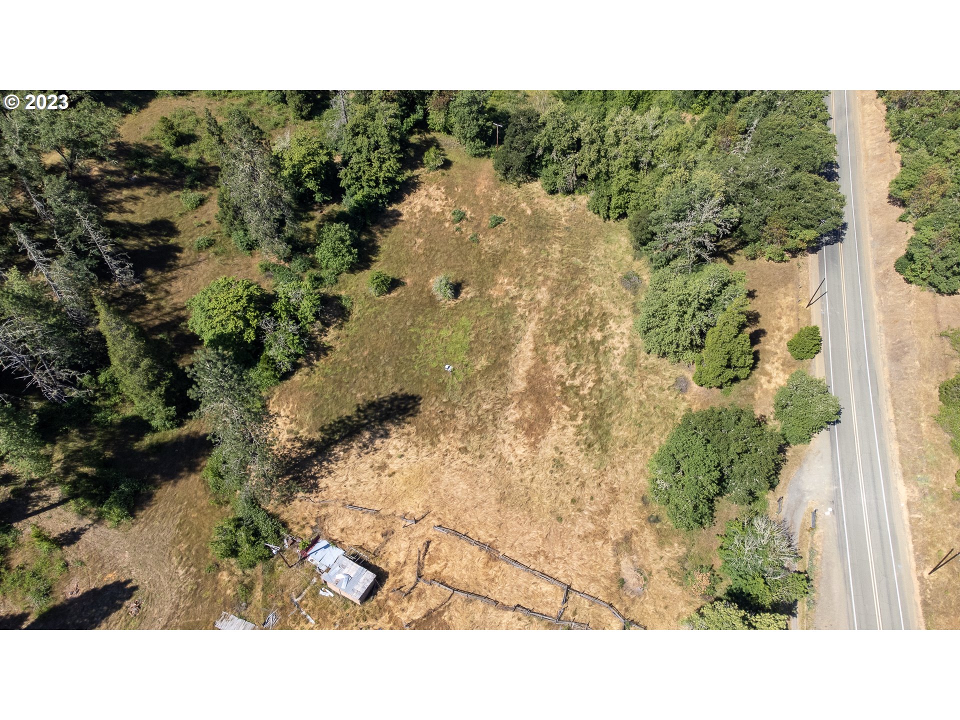 1805 Shoestring Road Riddle, OR 97469 - Photo 6 of 30 a picture of a park