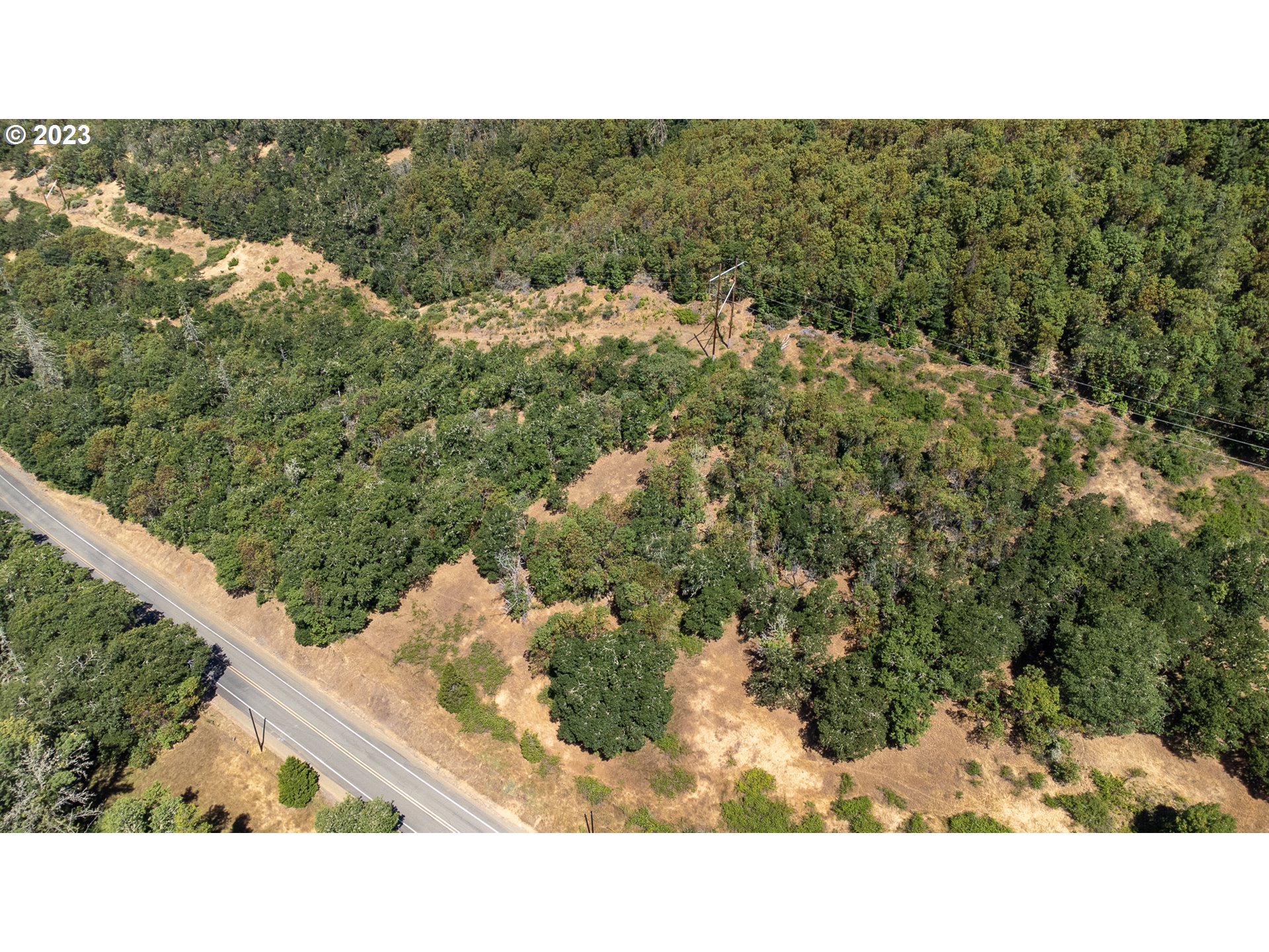 1805 Shoestring Road Riddle, OR 97469 - Photo 8 of 30