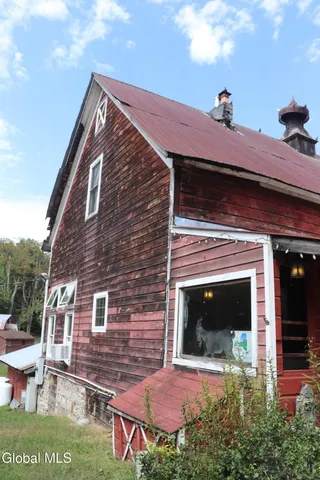 $850,000 | 484 South Johnsburg Road, Warrensburg, NY 12885