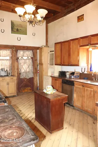 $850,000 | 484 South Johnsburg Road, Warrensburg, NY 12885