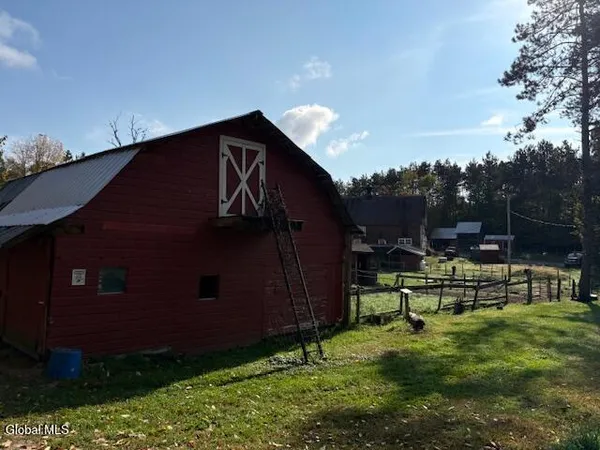 $850,000 | 484 South Johnsburg Road, Warrensburg, NY 12885