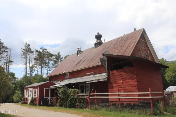 $850,000 | 484 South Johnsburg Road, Warrensburg, NY 12885