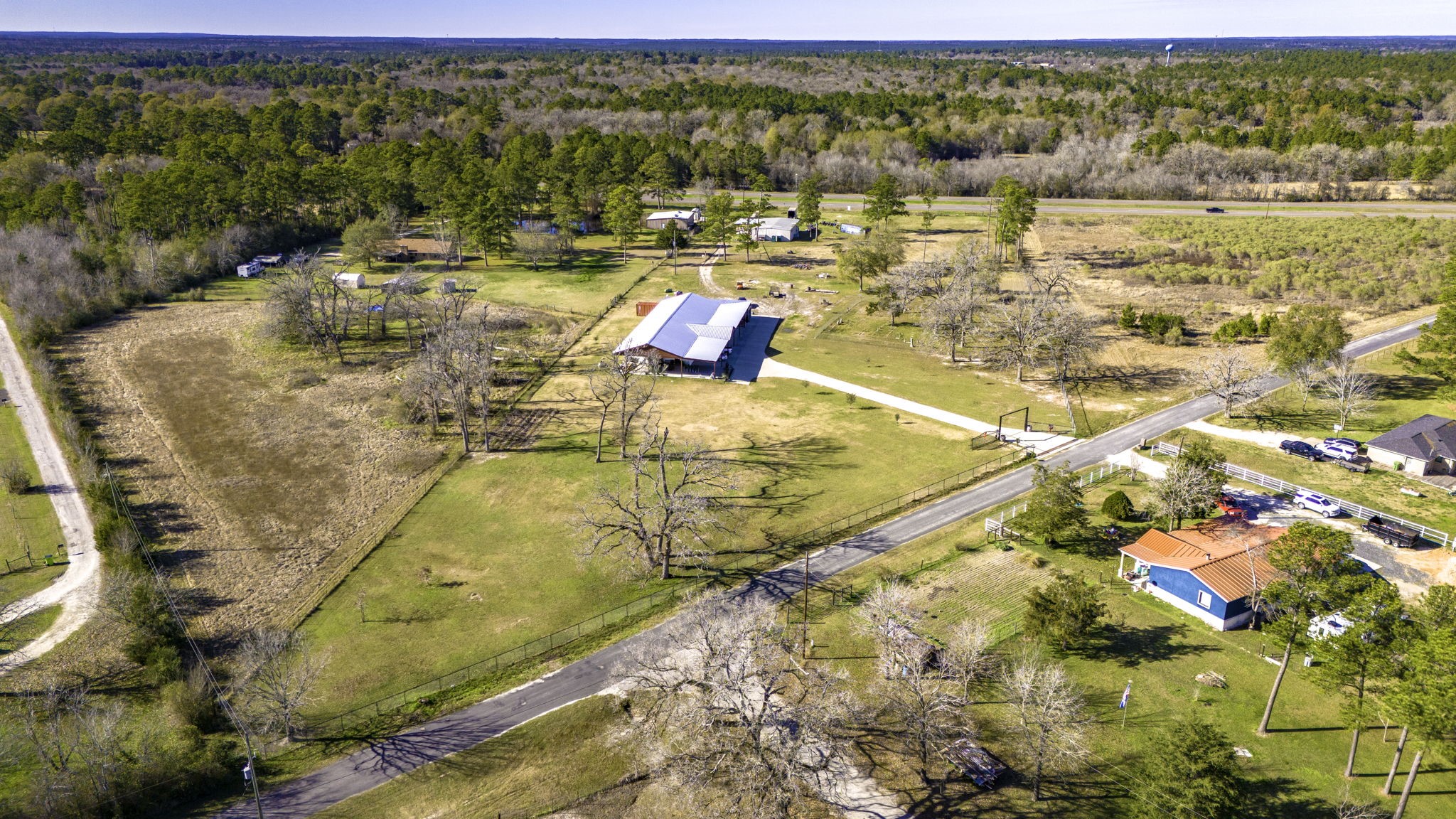 34 Julia Justice Road Huntsville, TX 77320 - Photo 2 of 39