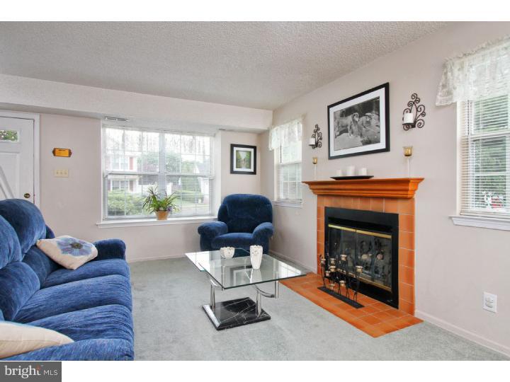 104 Canter Road Logan Township, NJ 08085 - Photo 4 of 16 Living Room