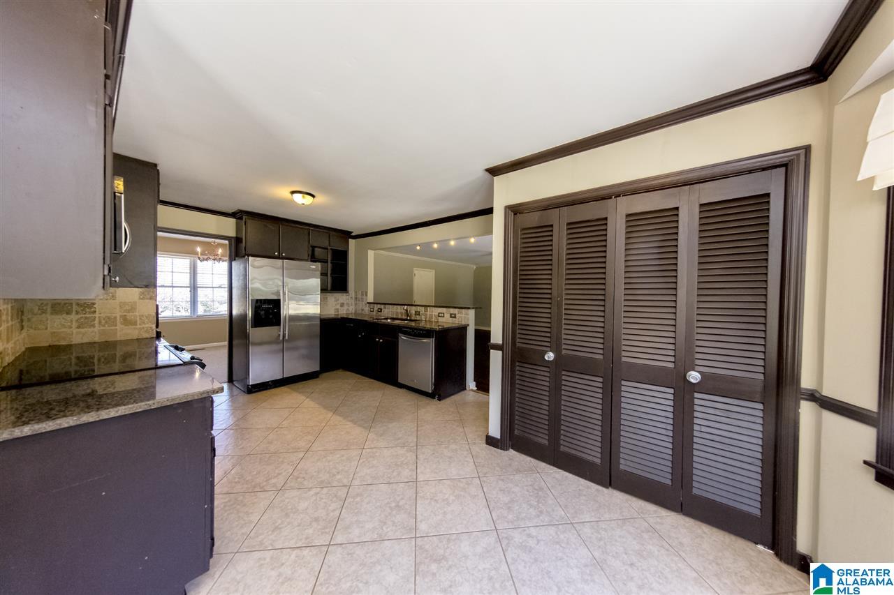 542 South Sanders Road Hoover, AL 35226 - Photo 5 of 34 Gallery Image 5