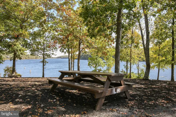 $99,900 | 1235 Lakeview Drive, Cross Junction, VA 22625