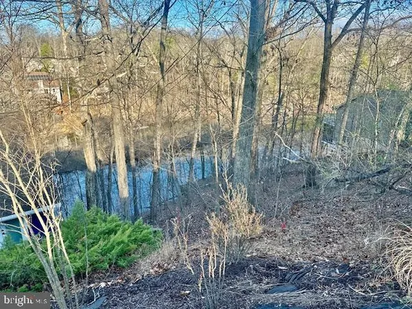 $99,900 | 1235 Lakeview Drive, Cross Junction, VA 22625