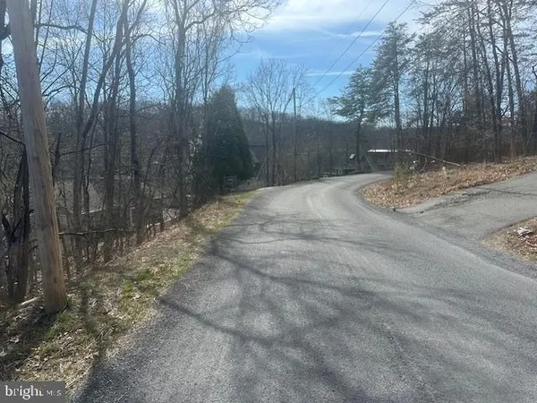 $99,900 | 1235 Lakeview Drive, Cross Junction, VA 22625