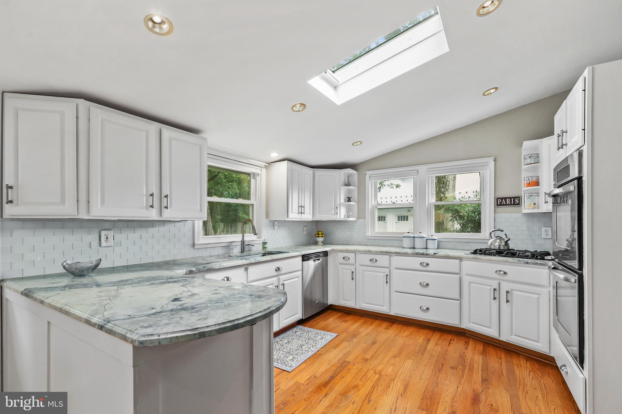 1229 Reston Avenue Herndon, VA 20170 - Photo 11 of 64