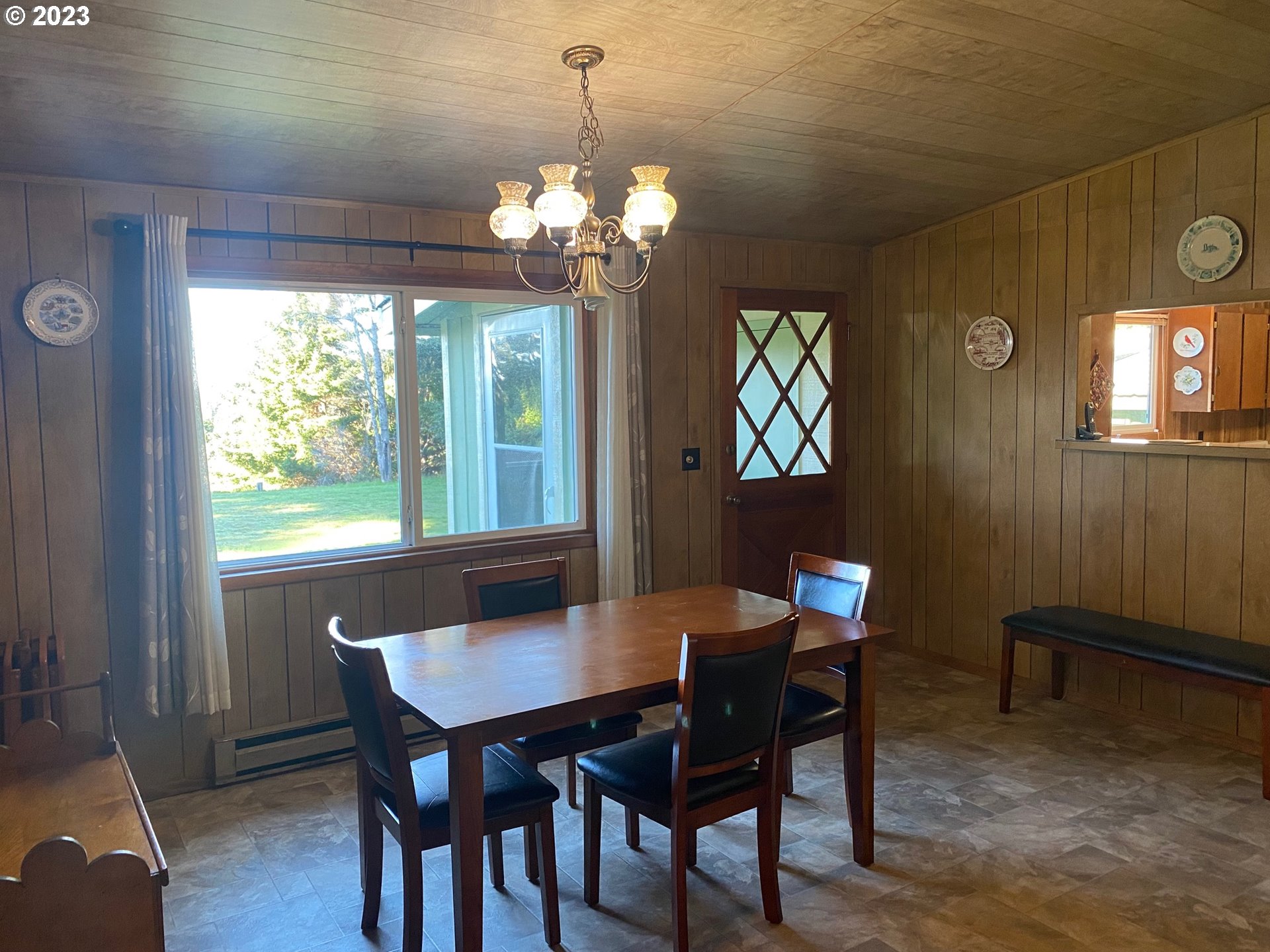 59547 Seven Devils Road Bandon, OR 97411 - Photo 22 of 48 Dining Room