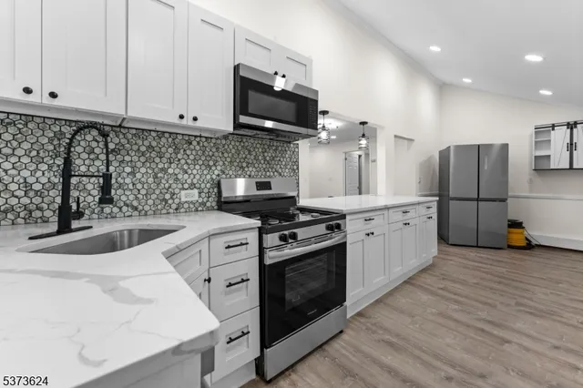 $394,999 | 113 Rt560, Layton, NJ 07851