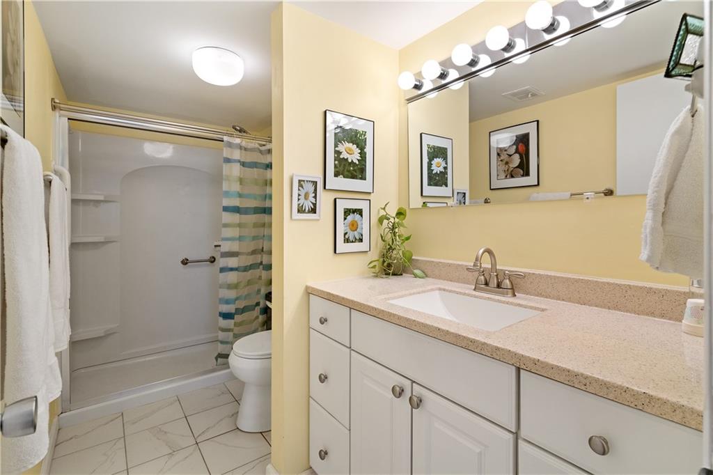2120 Greentree Road, Unit 705E Pittsburgh, PA 15220 - Photo 18 of 27 Gallery Image 18