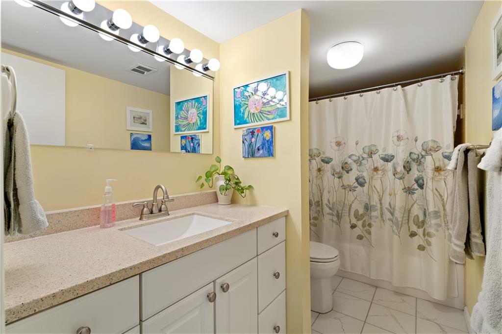 2120 Greentree Road, Unit 705E Pittsburgh, PA 15220 - Photo 21 of 27 Gallery Image 21