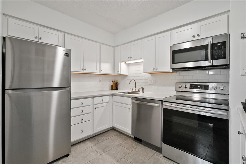 2120 Greentree Road, Unit 705E Pittsburgh, PA 15220 - Photo 8 of 27 Gallery Image 8