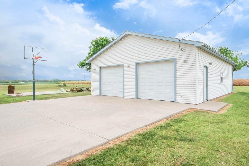 12668 Northwest Santa Fe Lake Road Whitewater, KS 67154 - Photo 7 of 35