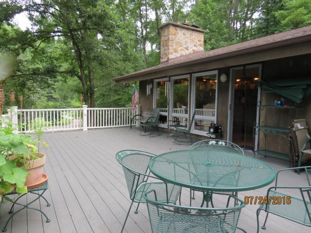 11430 Woodrow Adams Road Pound, VA 24279 - Photo 34 of 36 DeckTrex Railing