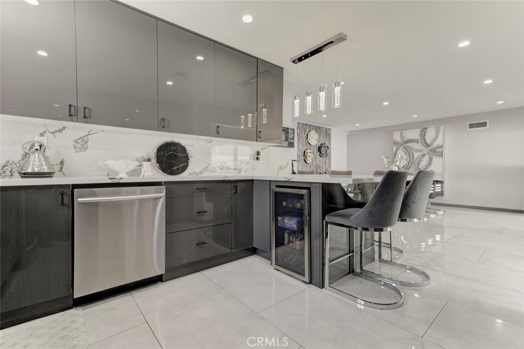 749 Stanford Road Burbank, CA 91504 - Photo 13 of 38