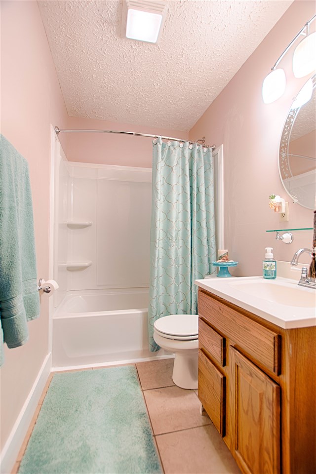 2425 Lexington Road Evansville, IN 47720 - Photo 13 of 33 Gallery Image 13
