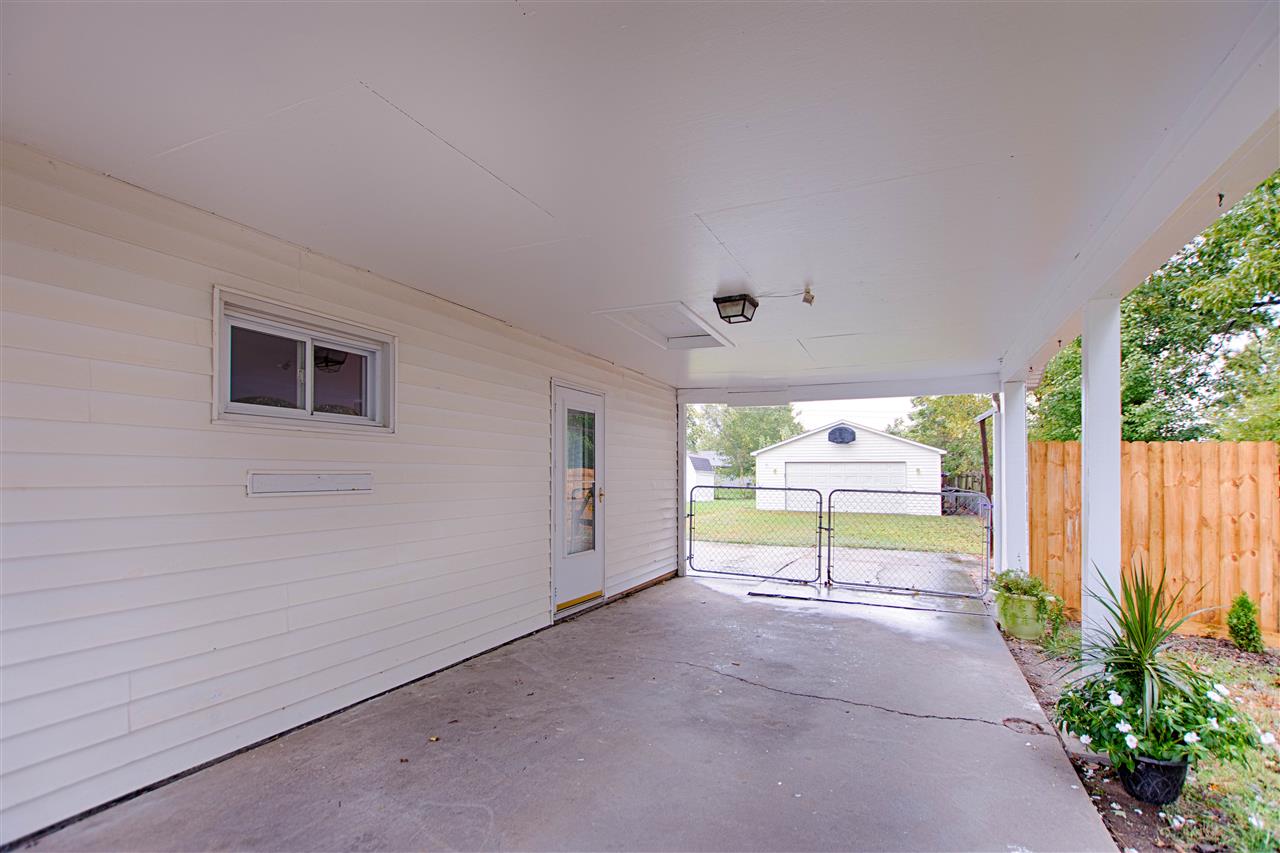 2425 Lexington Road Evansville, IN 47720 - Photo 21 of 33 Gallery Image 21
