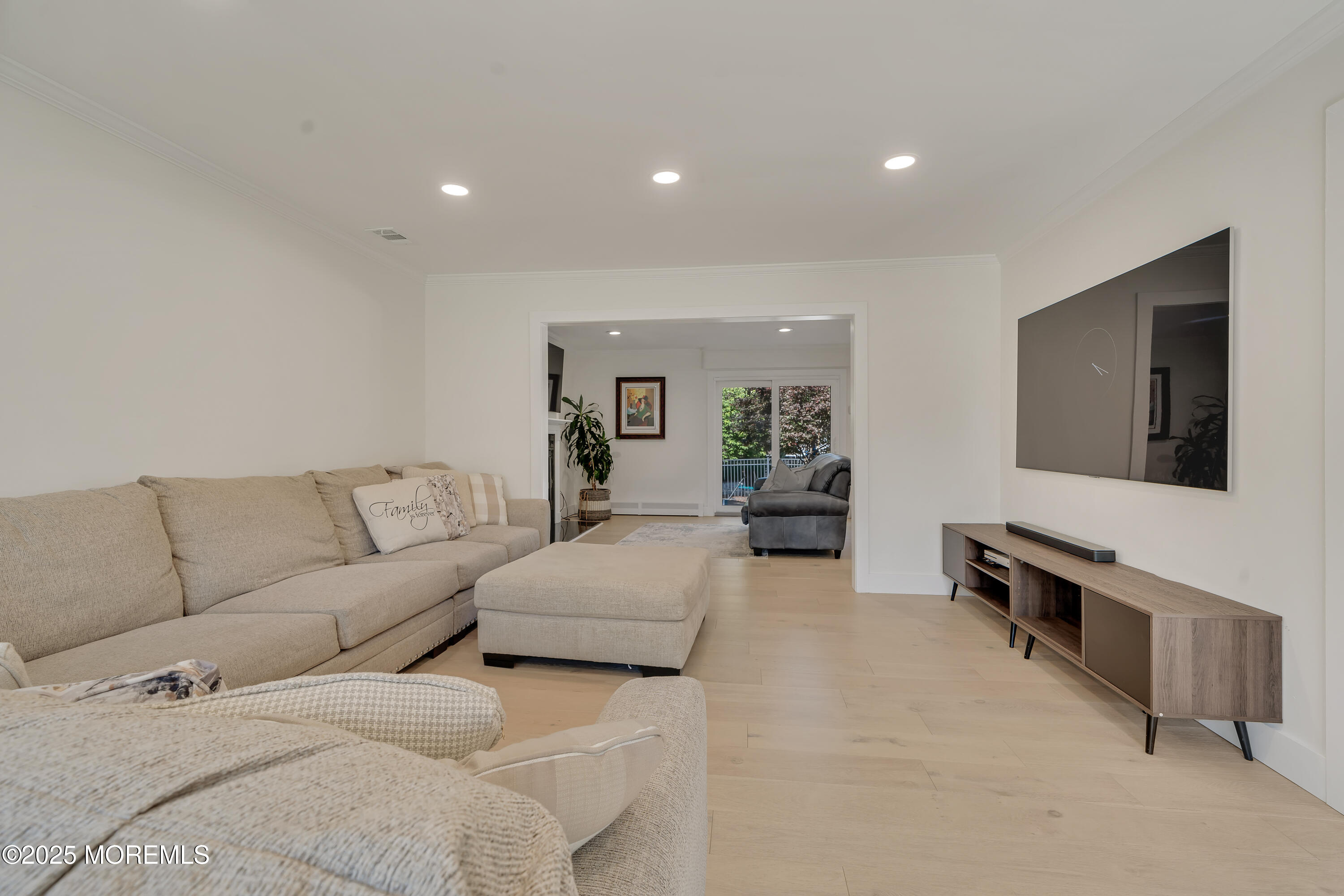 18 Rowena Road Manalapan, NJ 07726 - Photo 8 of 42 DSC08709