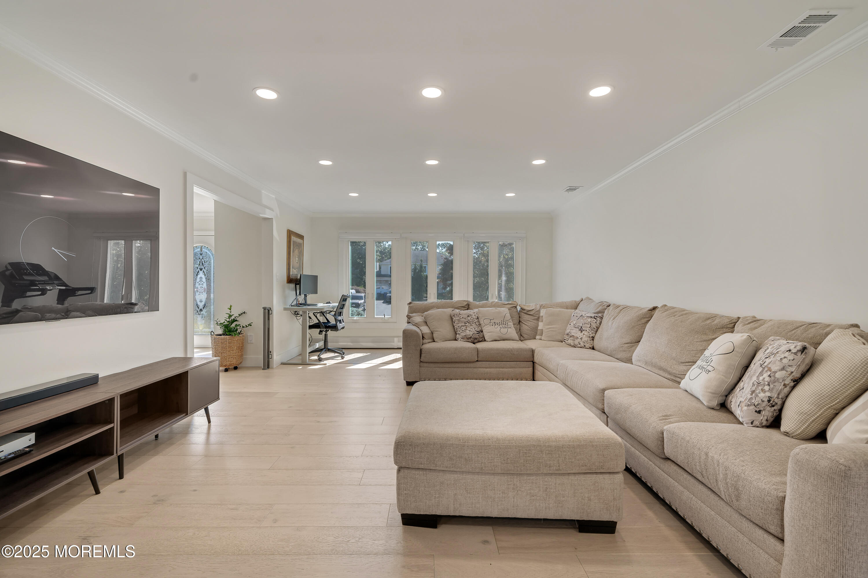 18 Rowena Road Manalapan, NJ 07726 - Photo 9 of 42 DSC08699