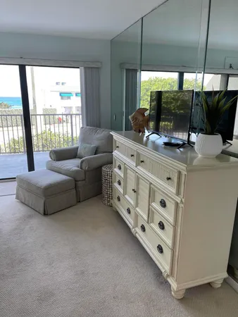 $4,000 | 1055 Ocean Drive, Unit 202, Juno Beach, FL 33408