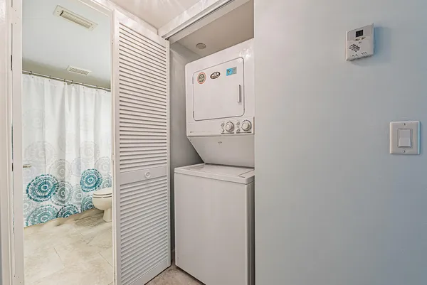 $4,000 | 1055 Ocean Drive, Unit 202, Juno Beach, FL 33408