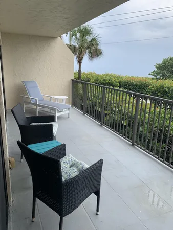 $4,000 | 1055 Ocean Drive, Unit 202, Juno Beach, FL 33408