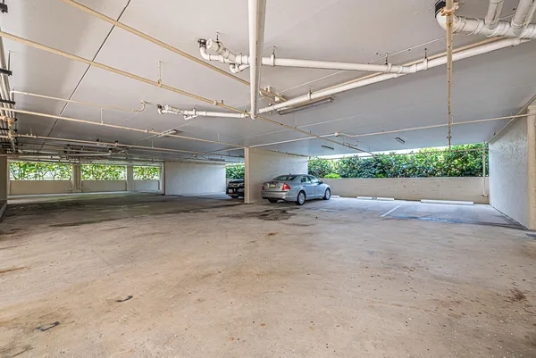 $4,000 | 1055 Ocean Drive, Unit 202, Juno Beach, FL 33408