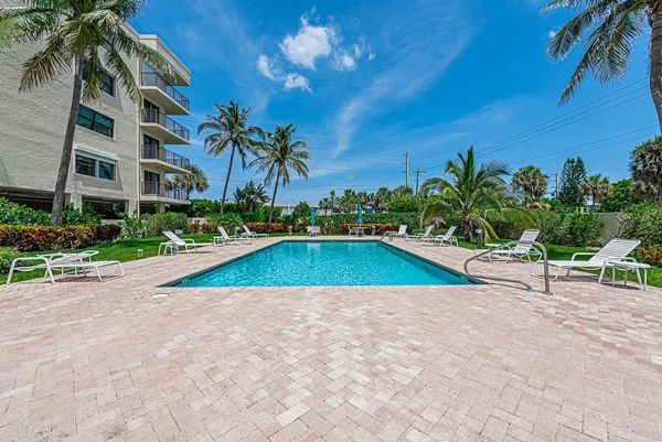 $4,000 | 1055 Ocean Drive, Unit 202, Juno Beach, FL 33408