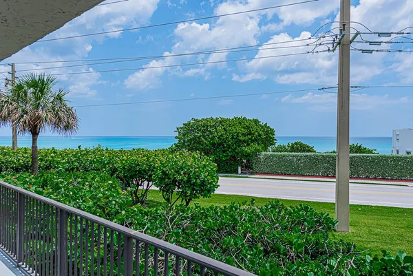 $4,000 | 1055 Ocean Drive, Unit 202, Juno Beach, FL 33408