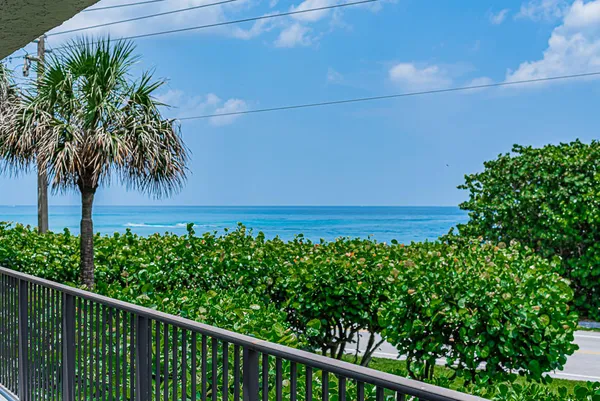 $4,000 | 1055 Ocean Drive, Unit 202, Juno Beach, FL 33408