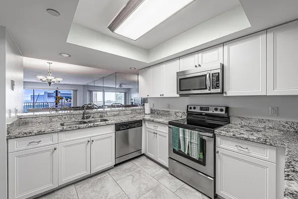 $4,000 | 1055 Ocean Drive, Unit 202, Juno Beach, FL 33408