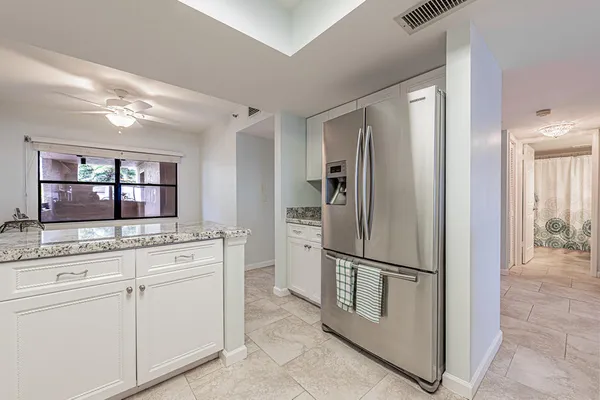 $4,000 | 1055 Ocean Drive, Unit 202, Juno Beach, FL 33408