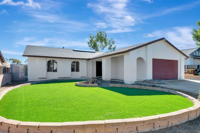 $899,900 | 9421 Avenida Acero, Spring Valley, CA 91977