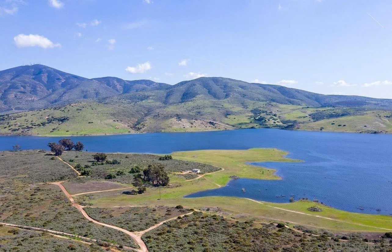9421 Avenida Acero Spring Valley, CA 91977 - Photo 45 of 47 a view of an ocean and a mountain