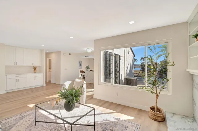 $899,900 | 9421 Avenida Acero, Spring Valley, CA 91977