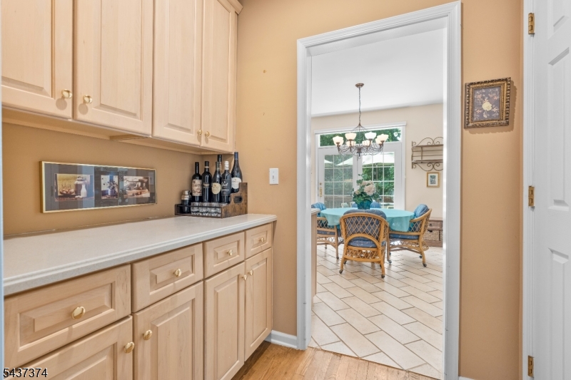 38 Canterbury Road Denville, NJ 07834 - Photo 17 of 36