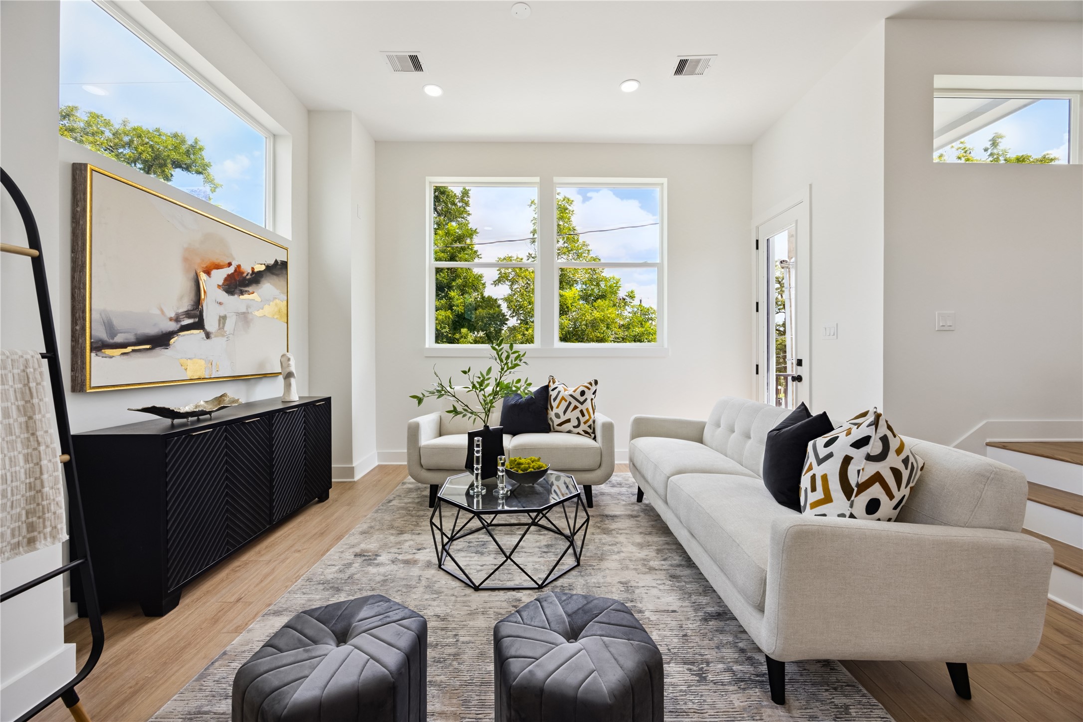 835 Rachel Street, Unit D Houston, TX 77091 - Photo 7 of 22 Living